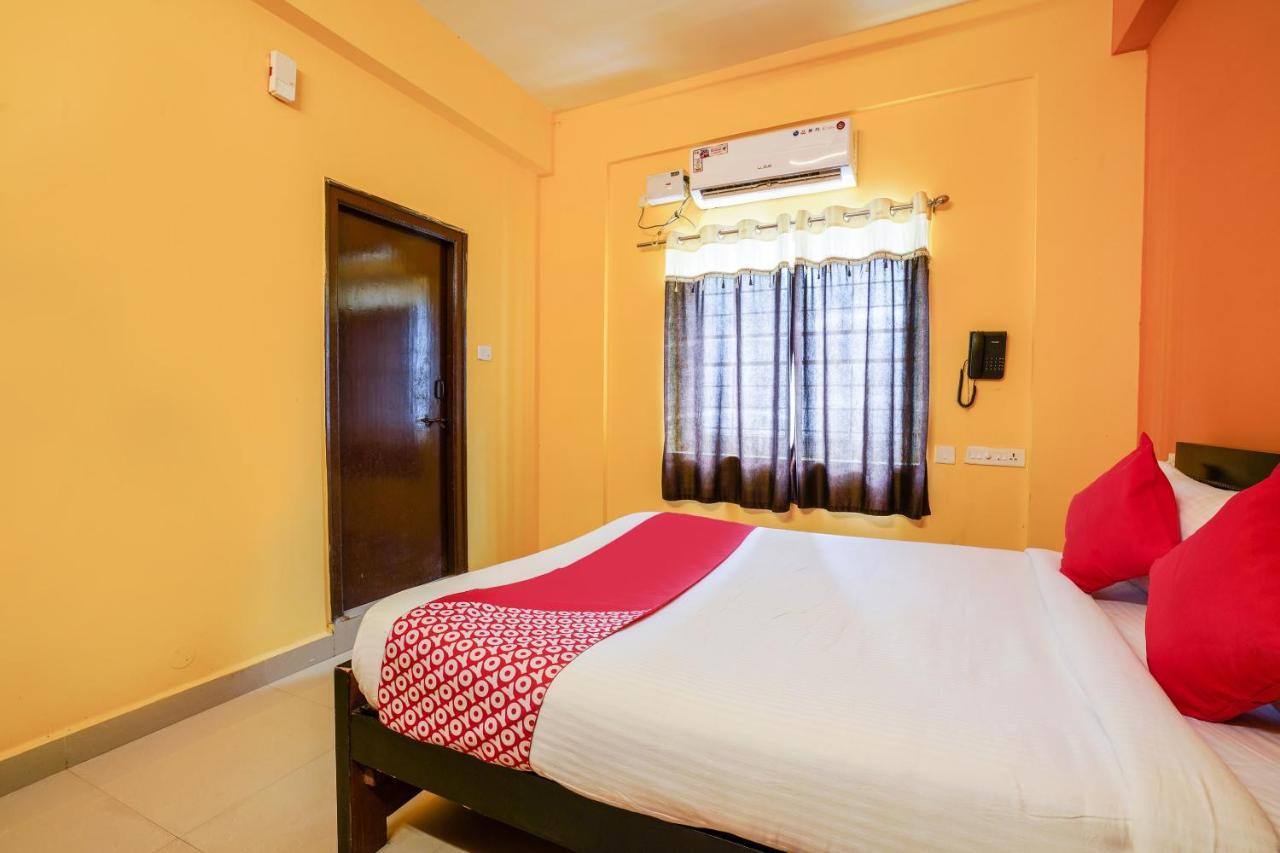 OYO 70286 Svr Grand Hotell Hyderabad Exteriör bild