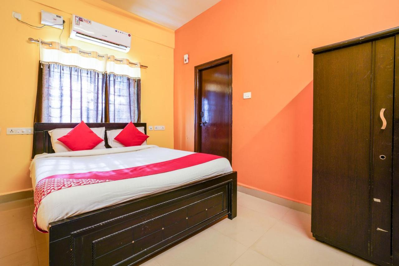 OYO 70286 Svr Grand Hotell Hyderabad Exteriör bild