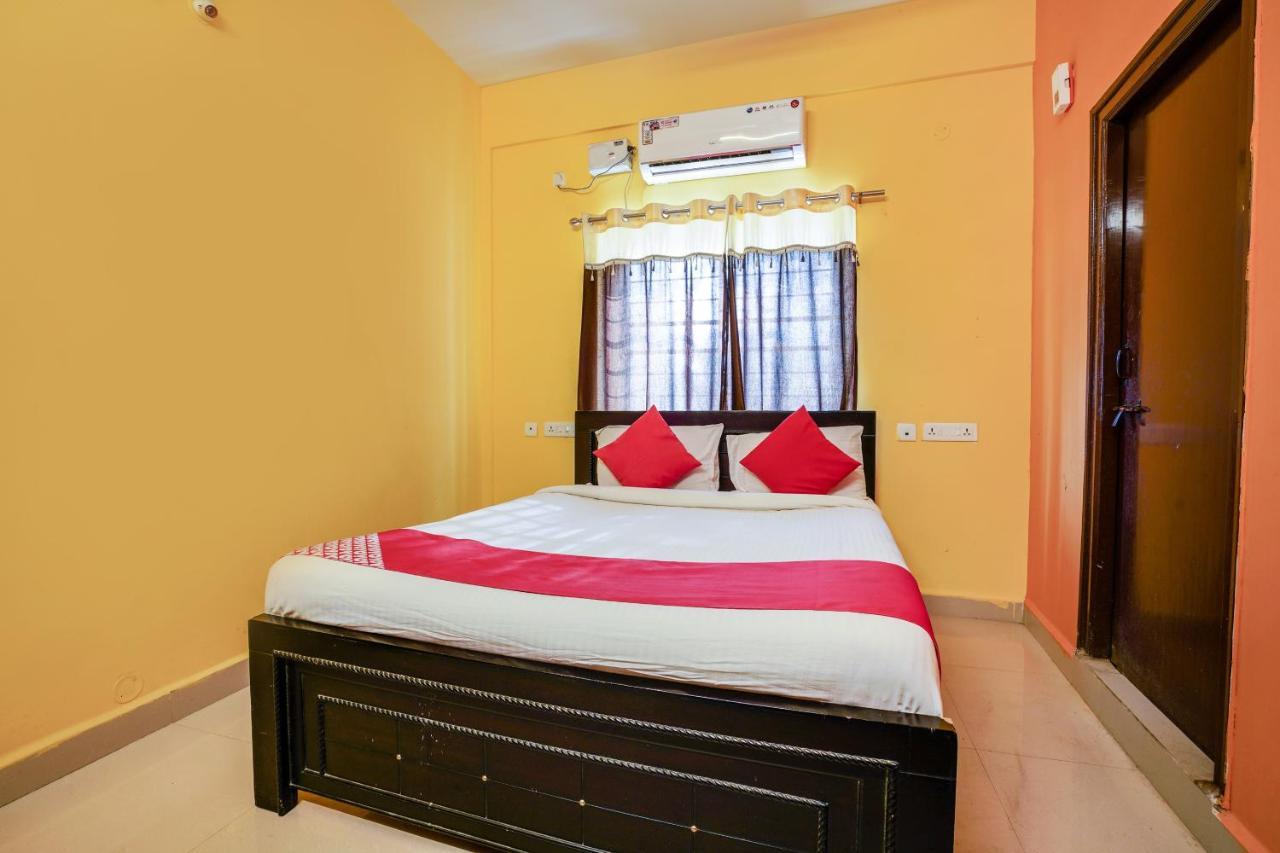 OYO 70286 Svr Grand Hotell Hyderabad Exteriör bild