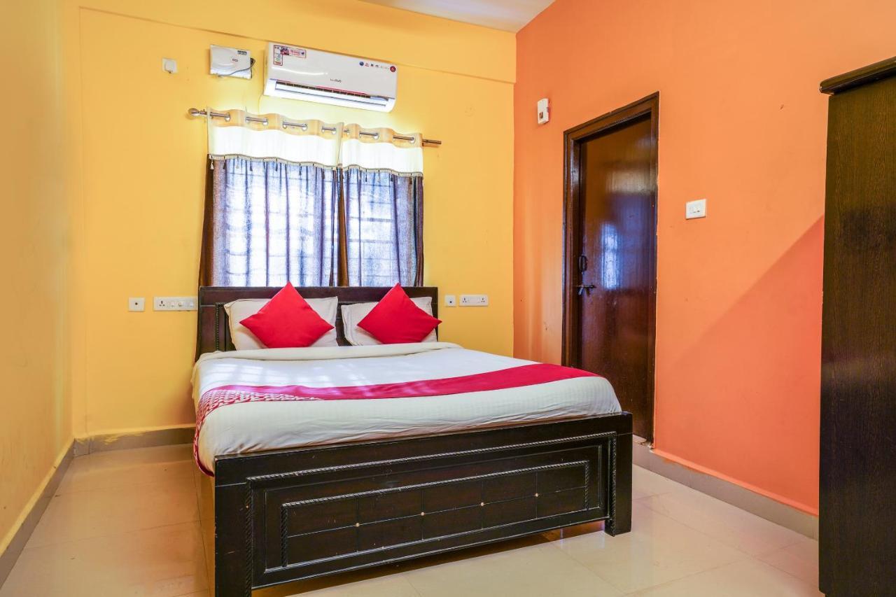 OYO 70286 Svr Grand Hotell Hyderabad Exteriör bild