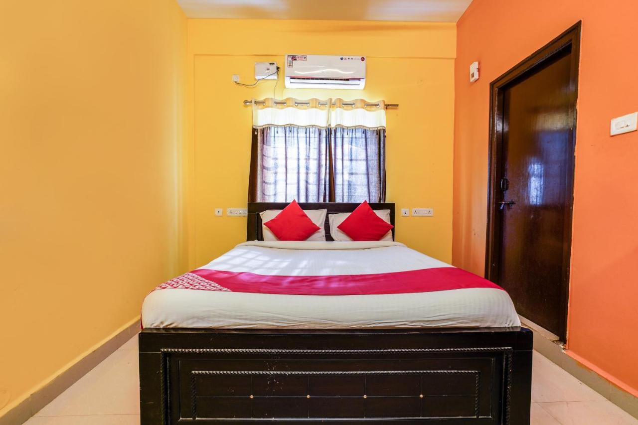 OYO 70286 Svr Grand Hotell Hyderabad Exteriör bild