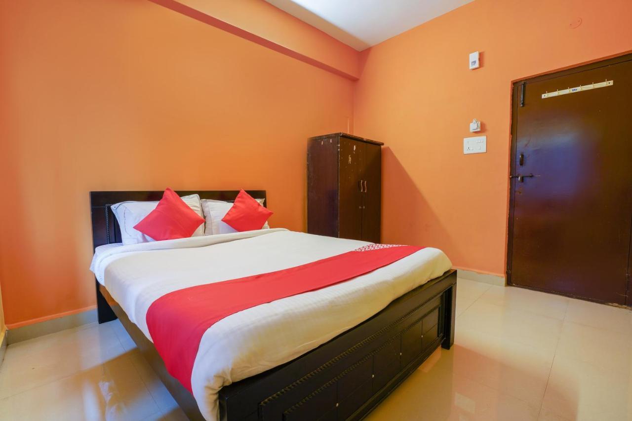 OYO 70286 Svr Grand Hotell Hyderabad Exteriör bild