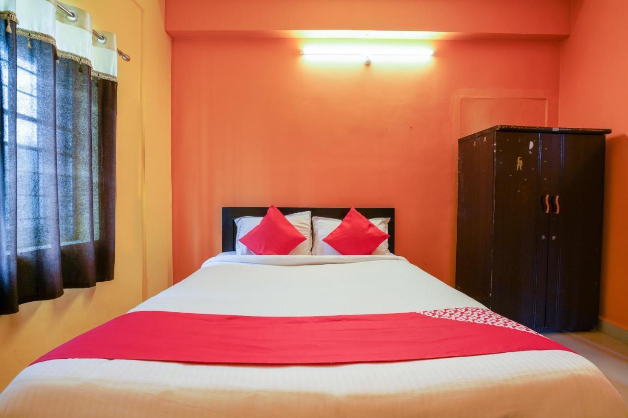OYO 70286 Svr Grand Hotell Hyderabad Exteriör bild