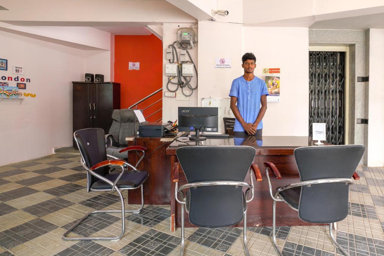 OYO 70286 Svr Grand Hotell Hyderabad Exteriör bild