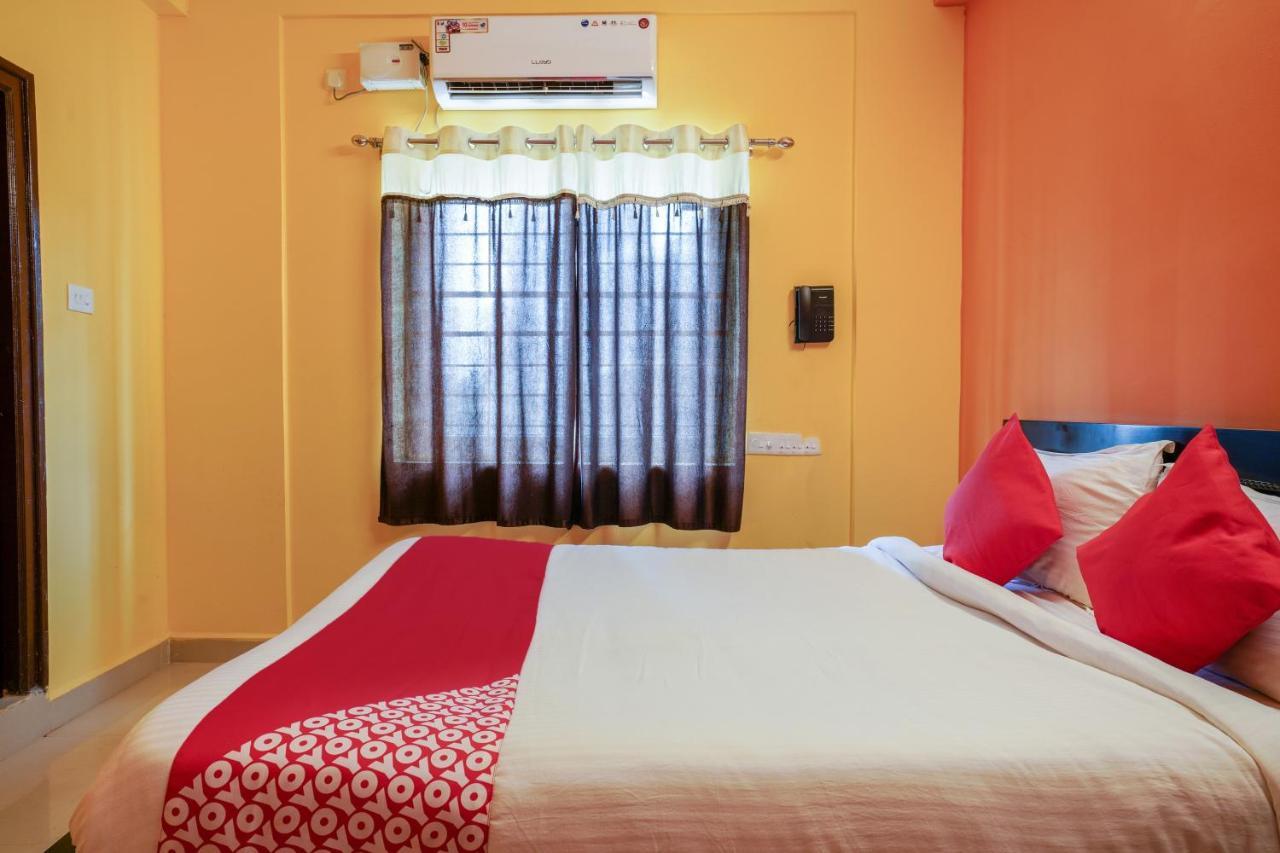 OYO 70286 Svr Grand Hotell Hyderabad Exteriör bild