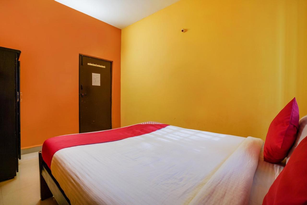 OYO 70286 Svr Grand Hotell Hyderabad Exteriör bild