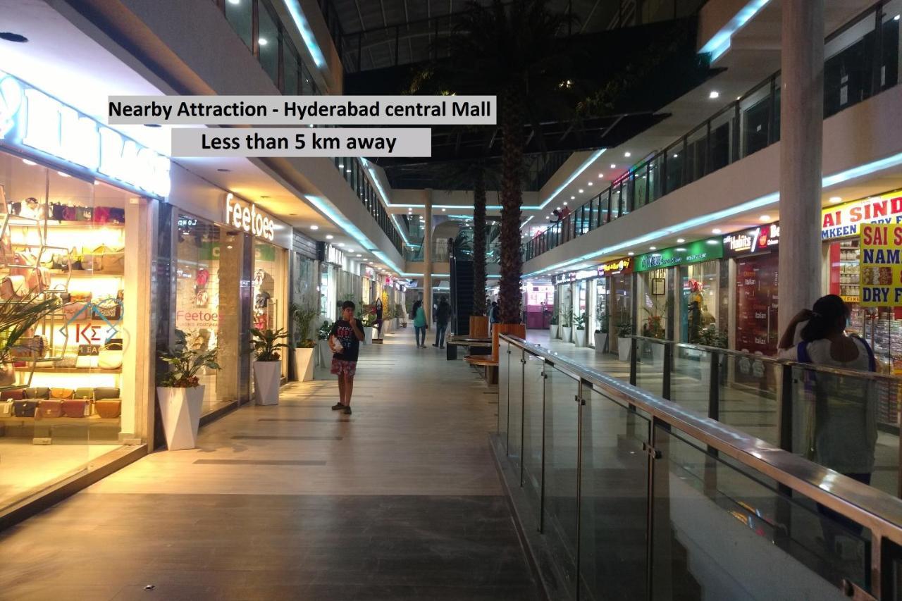 OYO 70286 Svr Grand Hotell Hyderabad Exteriör bild